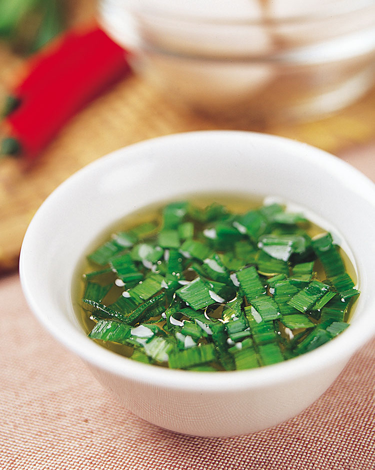 河南多地遇蒜你完,鸡毛蒜皮秘制蒜香排骨,蒜尾白醋酱